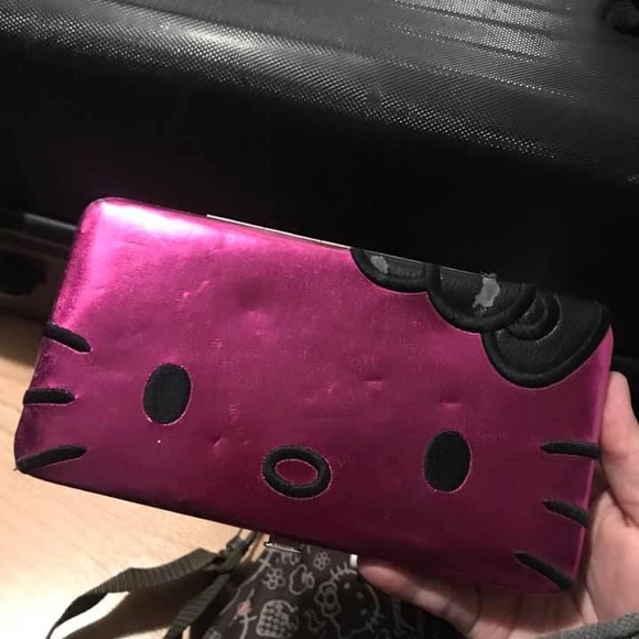 Hello Kitty Wallets and Bags 10$ each - Picture 4 of 7